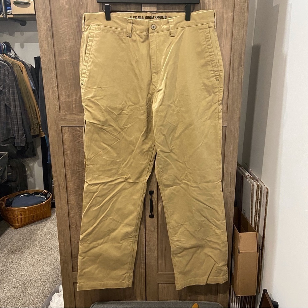 Duluth 38X32 Pants Tan Flex Ballroom Khakis Straight Leg